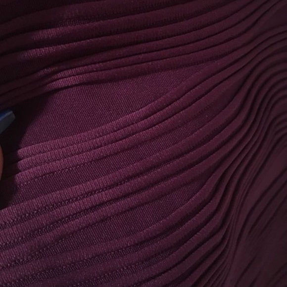 Fitted dress - Picture 2 of 4